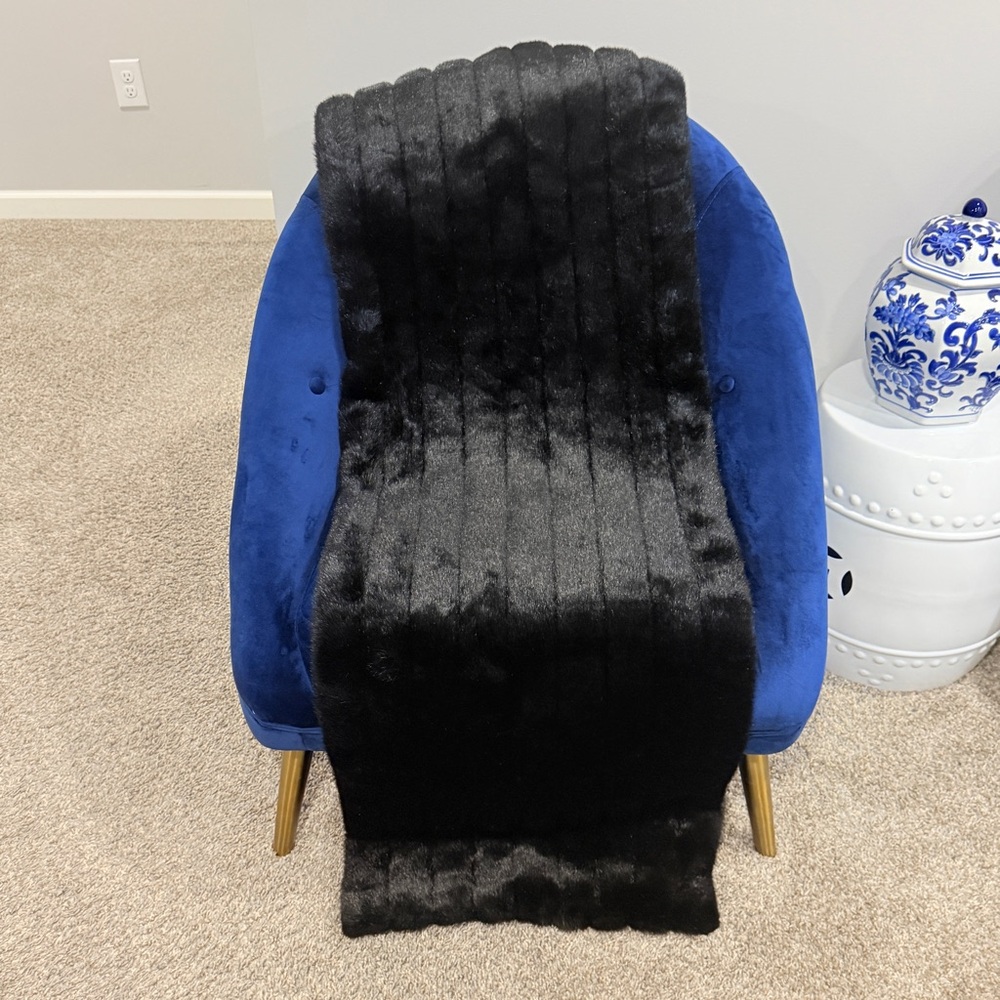 Valerie Stevens Black Faux Mink Fur Throw Accent Satin Lined 70x18